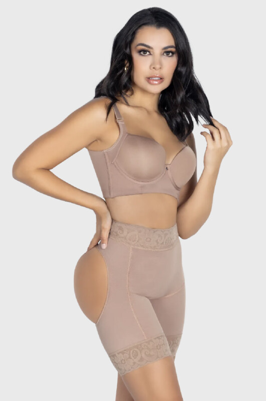 4501 - Shorts com Aberturas para Realçar o Bumbum - Nude - Tam L